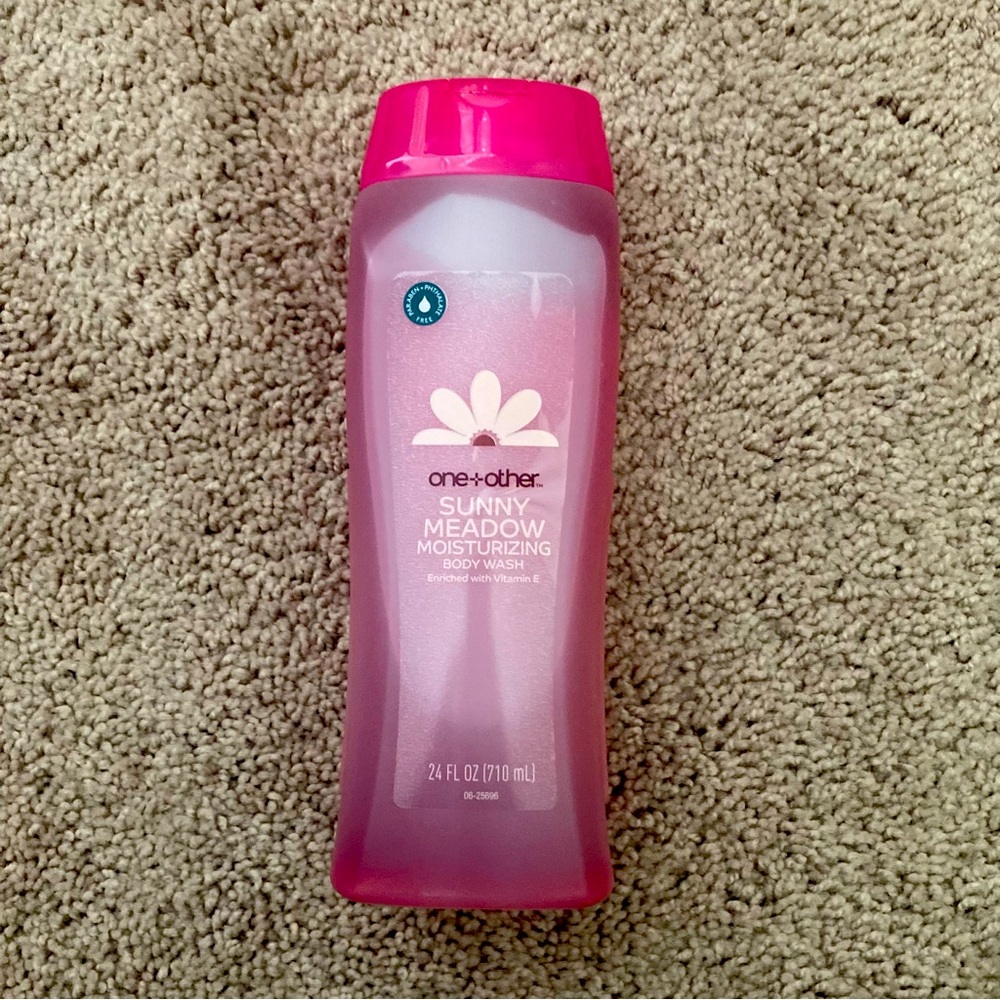 One+Other Sunny Meadow Moisturizing Body Wash - Pink